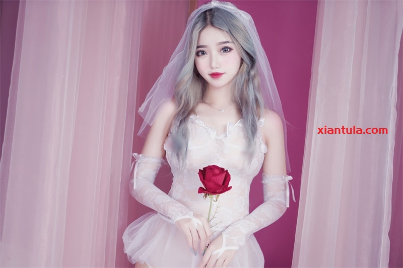 Eloise软软定制蓝色毛衣，闪烁的星星，你也会心动！