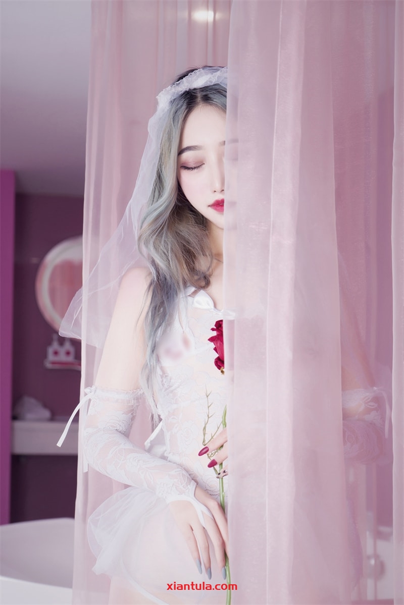 Eloise软软定制蓝色毛衣，闪烁的星星，你也会心动！