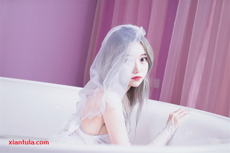 Eloise软软定制蓝色毛衣，闪烁的星星，你也会心动！