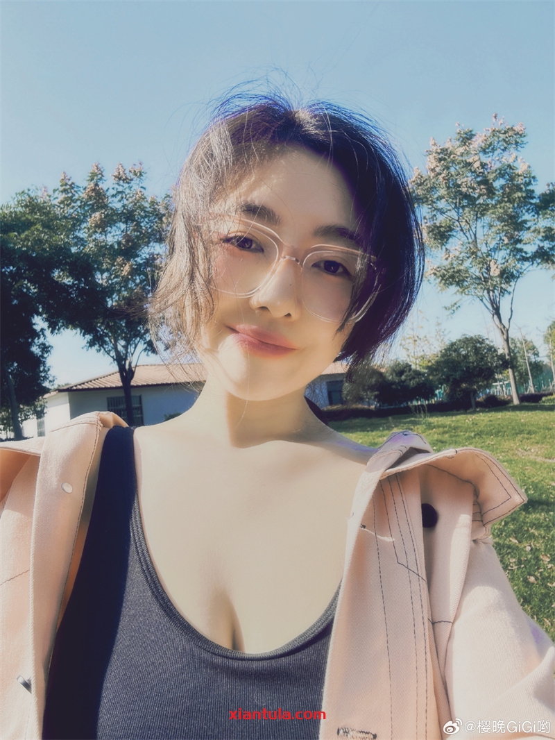 樱晚GiGi停播原因曝光，25组图片让粉丝不敢观看