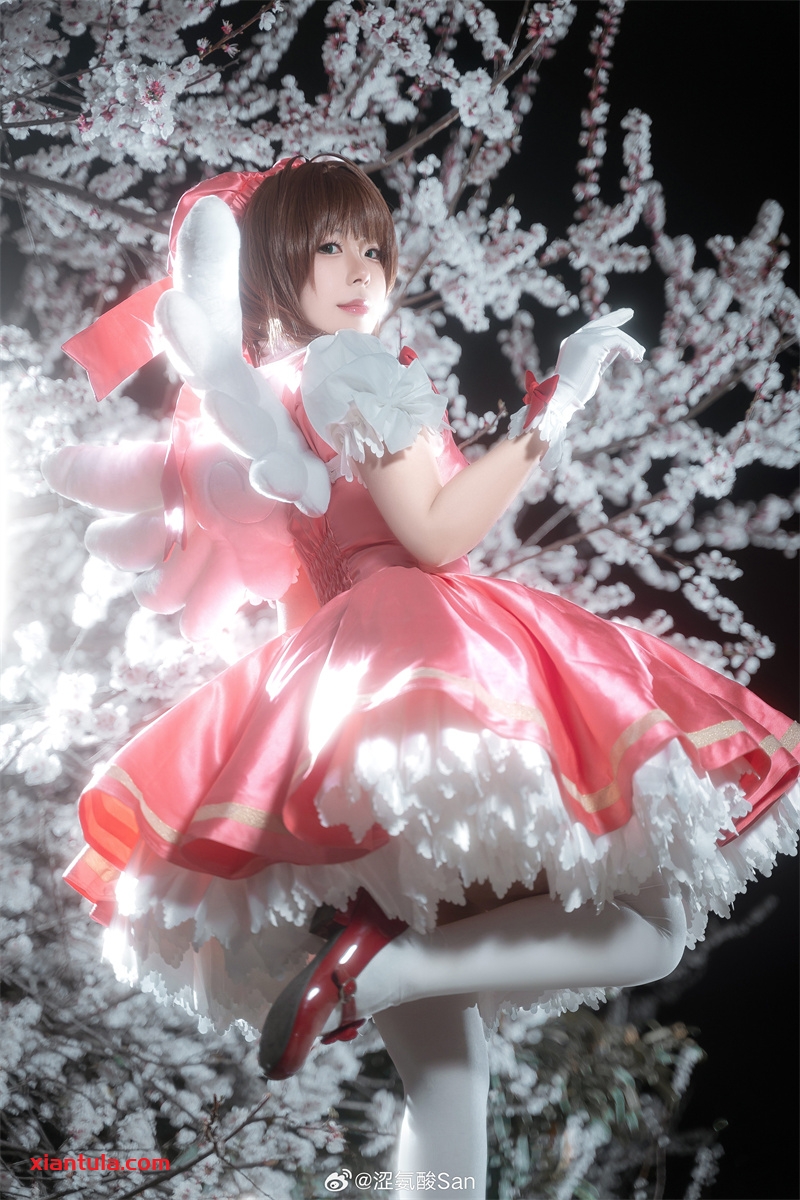 樱井宁宁“微熏的后辈”曝光！蓝白壁纸下的微醺，让粉丝一秒沦陷！