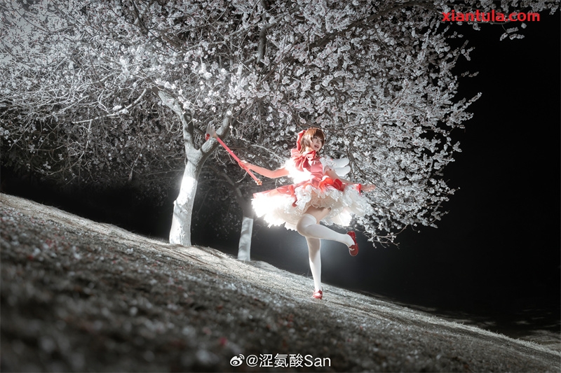 樱井宁宁“微熏的后辈”曝光！蓝白壁纸下的微醺，让粉丝一秒沦陷！