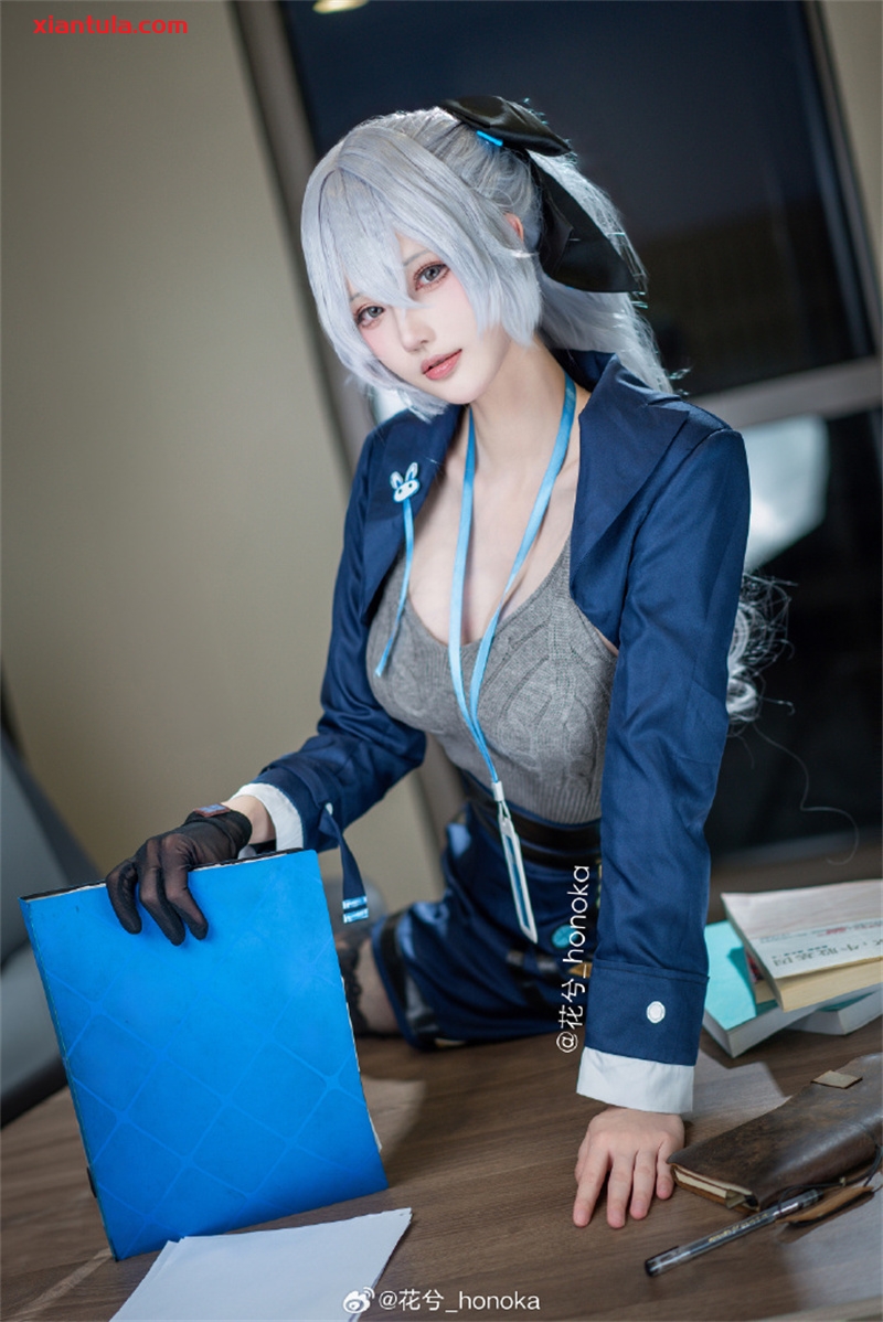 花兮_honoka图片更新，埃吉尔和甘雨你更爱哪套