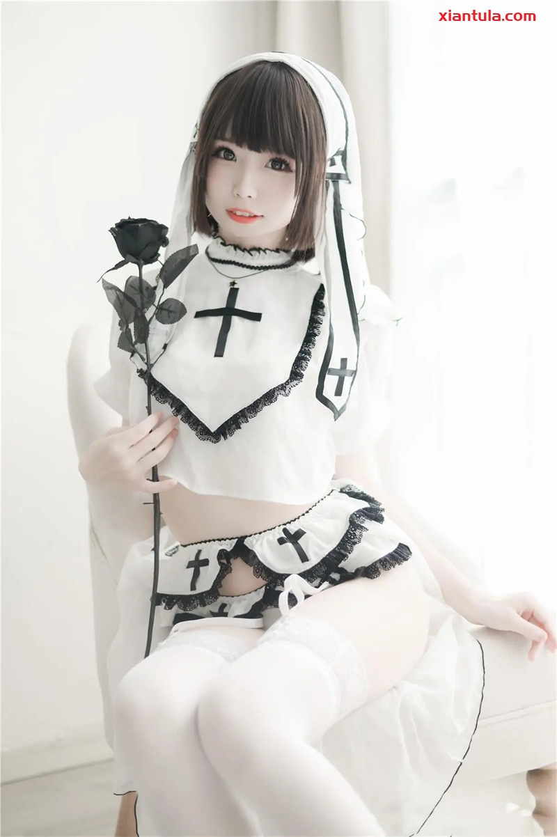 十万珍吱伏特图片，包含泳装黑猫全套经典合集