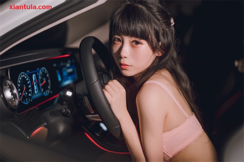 usejan蓝蓝全集图片，绑带牛仔与小厨娘闪光芒