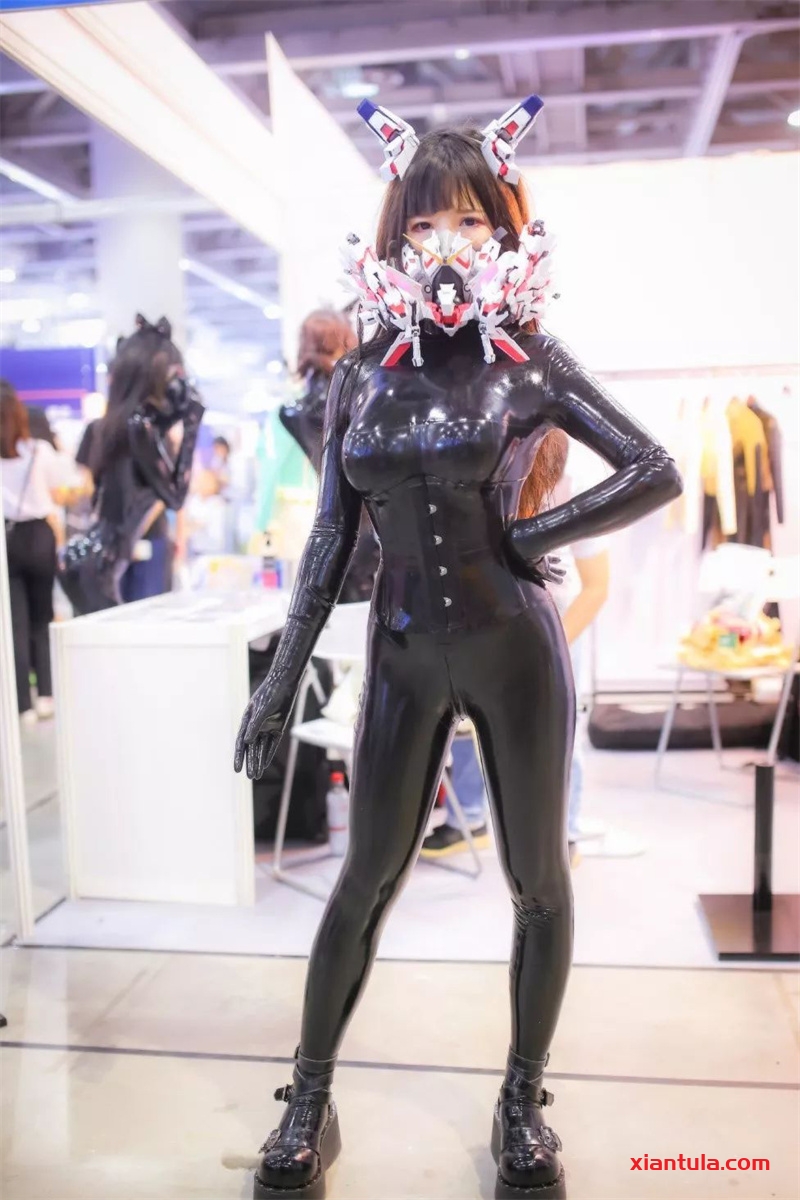 抱走莫子aa53组图集，粉丝点赞小脑斧和小尾巴