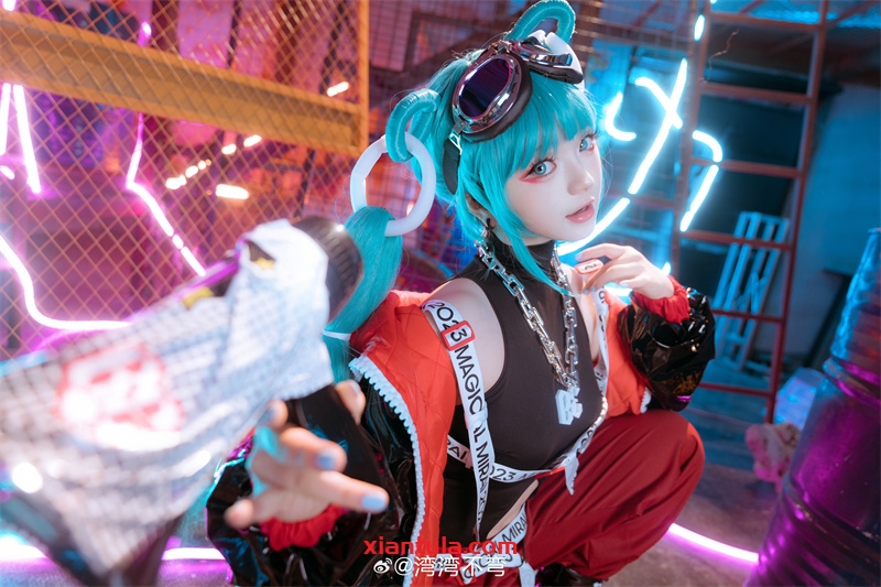 湾湾不弯：超美10G全部图片下载，光腿你选哪个？