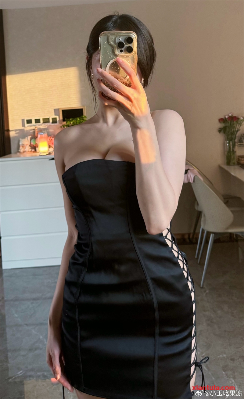 小玉吃果冻从图片到视频大全，成为舞蹈的超级新星！