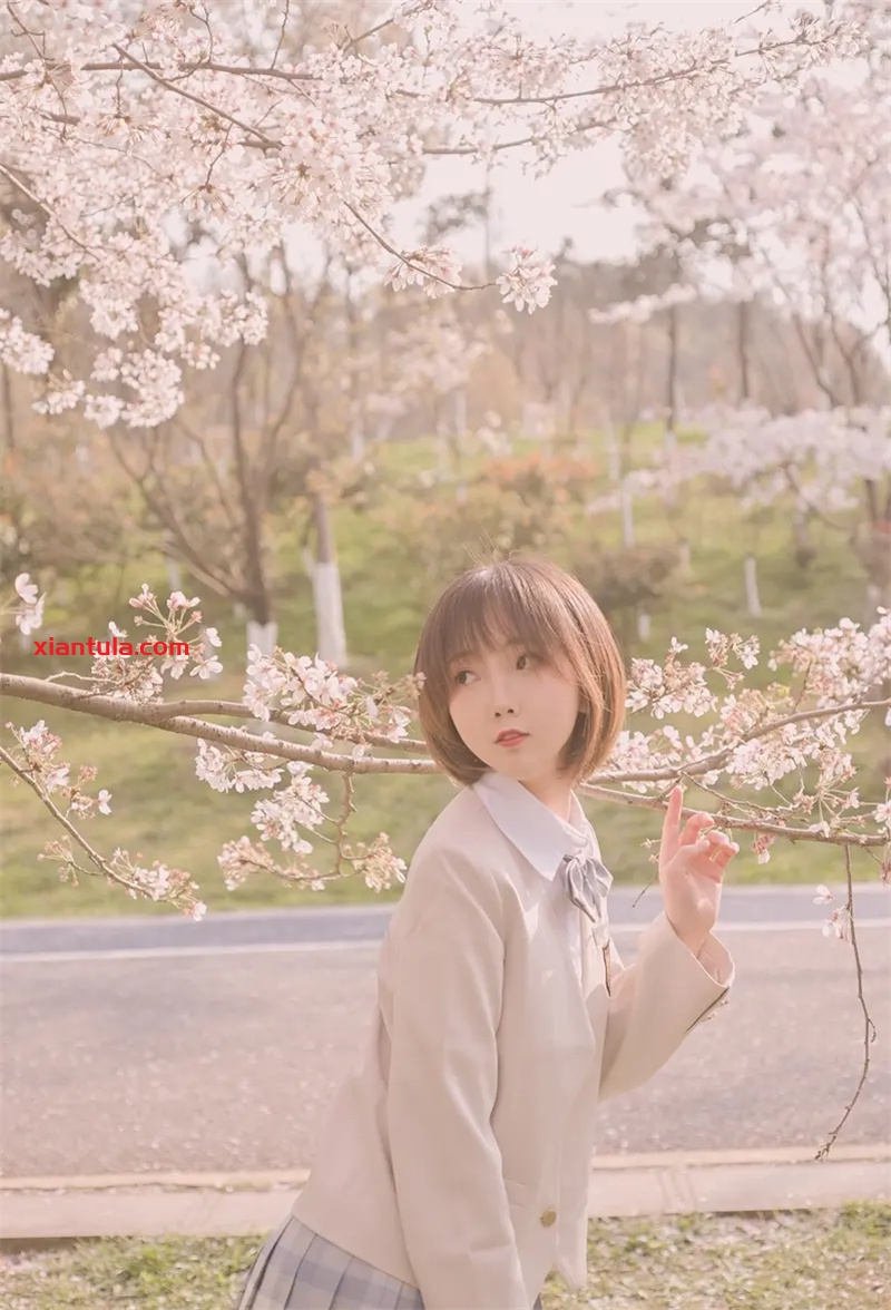 名濑弥七:独家热门图集曝光!清新女神席卷二次元平台 名濑弥七:独家热门图集曝光!清新女神席卷二次元平台