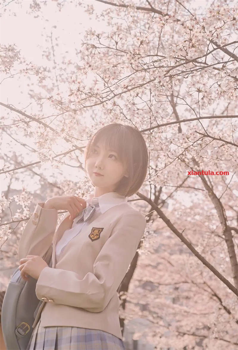 名濑弥七:独家热门图集曝光!清新女神席卷二次元平台 名濑弥七:独家热门图集曝光!清新女神席卷二次元平台