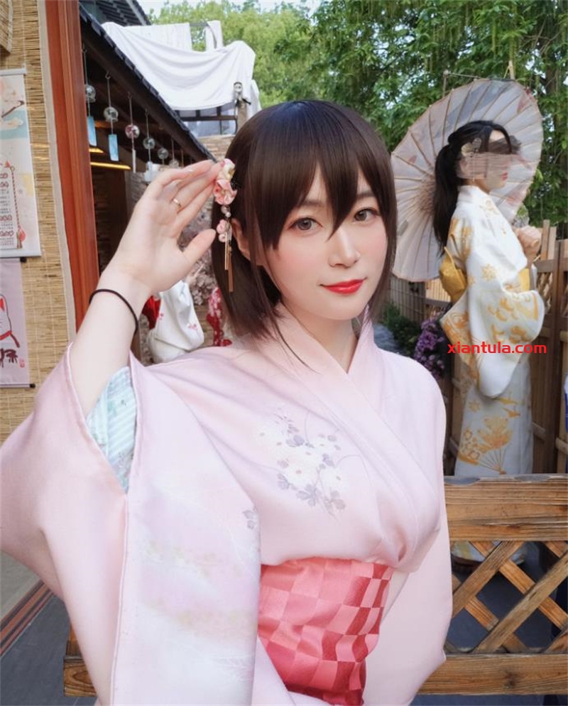 探秘白银81：如何用真空纯白作品和真心俘获粉丝？