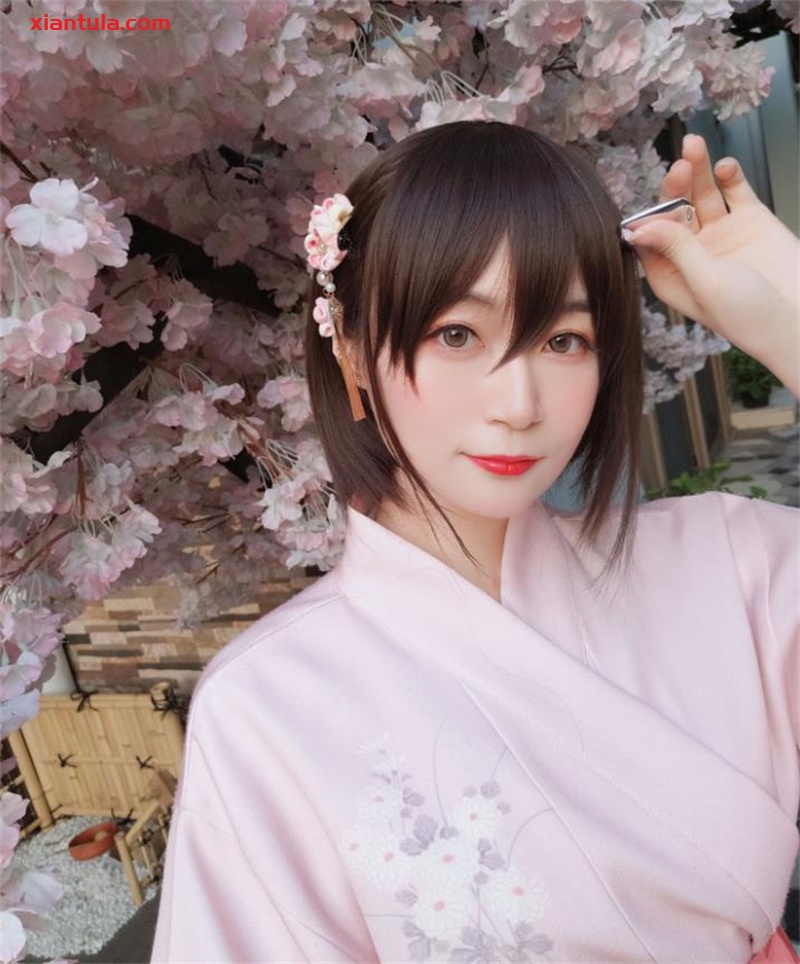 探秘白银81：如何用真空纯白作品和真心俘获粉丝？