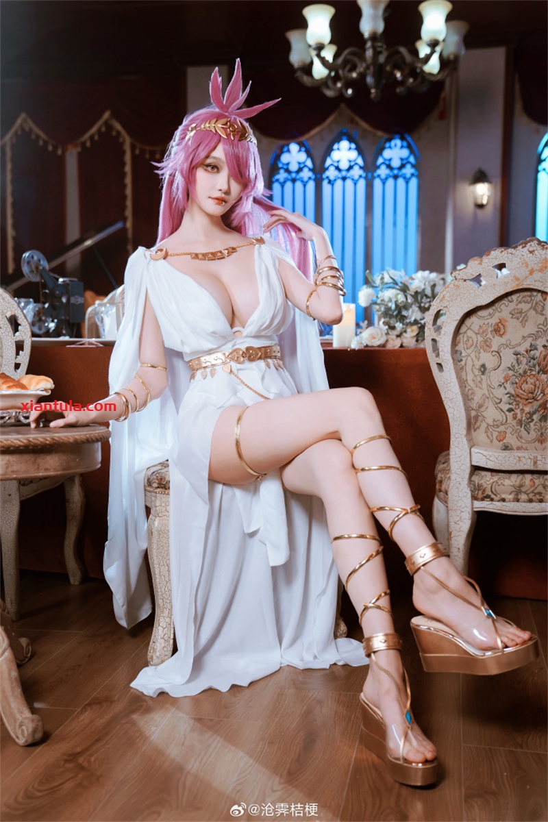 沧霁桔梗精美图片盘点:分手费事件后如何重回舞台中央? 沧霁桔梗精美图片盘点:分手费事件后如何重回舞台中央?